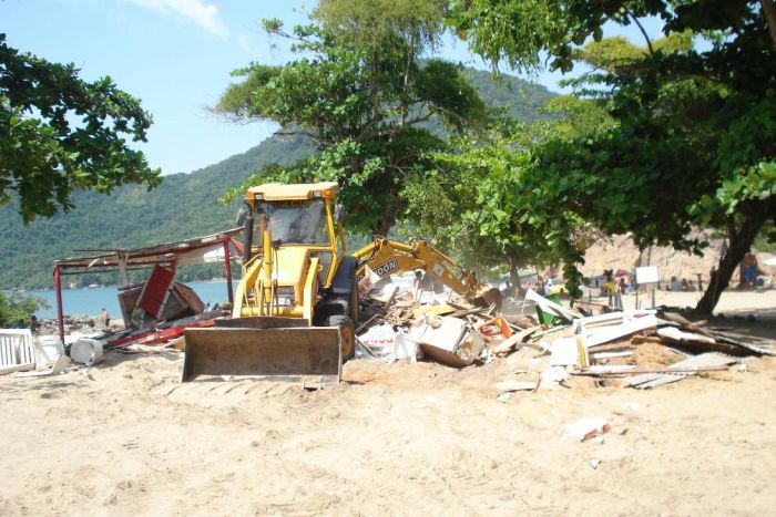 demolição Praia do Meio AGU