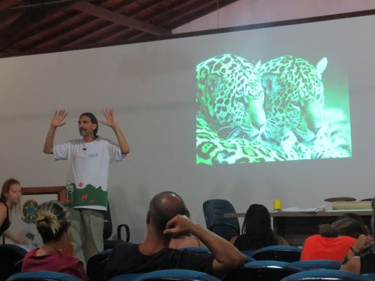 O instrutor Murilo detacou a história natural da região do PARNASO